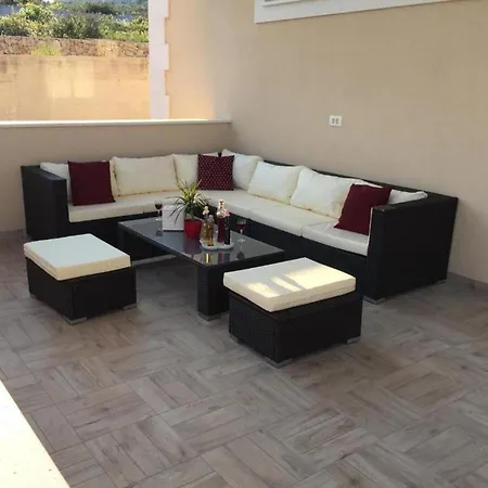 Luxurious Haven With Pool And Mediterranean Garden Villa Kastel Novi