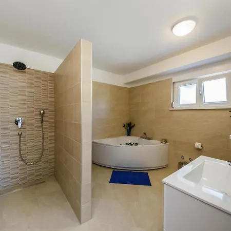 Luxurious Haven With Pool And Mediterranean Garden Villa Kastel Novi