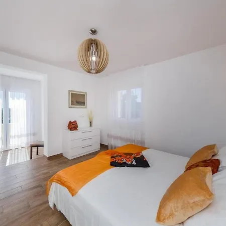 Luxurious Haven With Pool And Mediterranean Garden *
