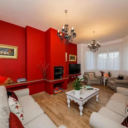 Luxurious Haven With Pool And Mediterranean Garden *